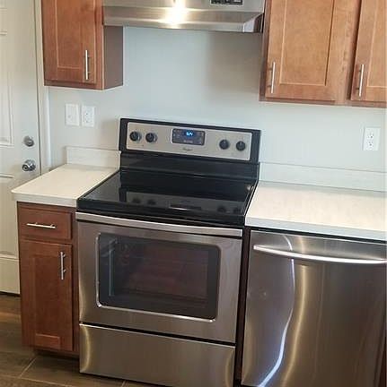 4th image of 611 Dinwiddie St