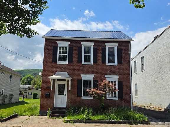 2nd image of 216 Valley St