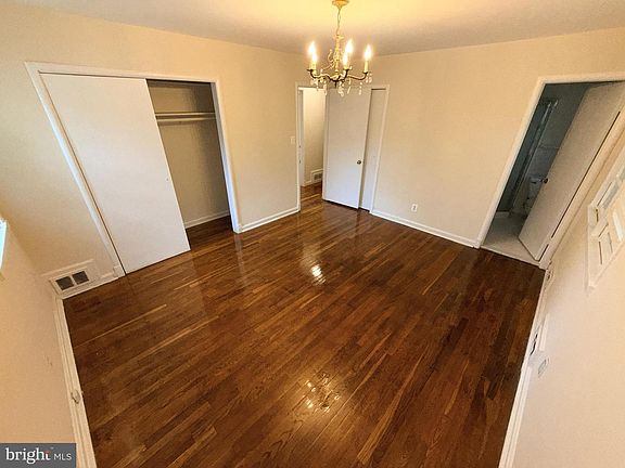 5th image of 9412 Holland Ct
