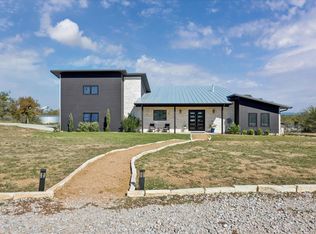 108 Schoolhouse Ln, Spicewood, TX 78669