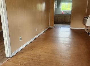 118 8th St #1, Beaver, WV 25813