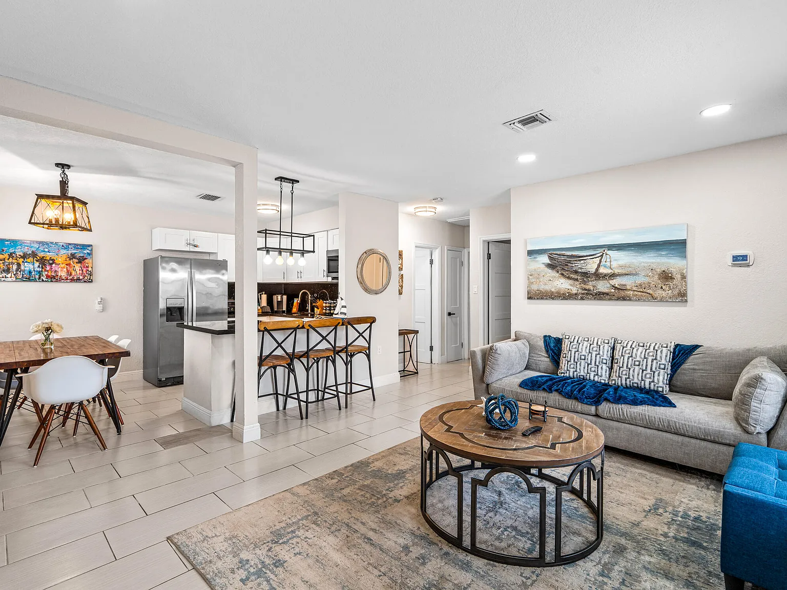 2 bed, 1.0 bath, 880 sqft, $2,750 — Photo 2
