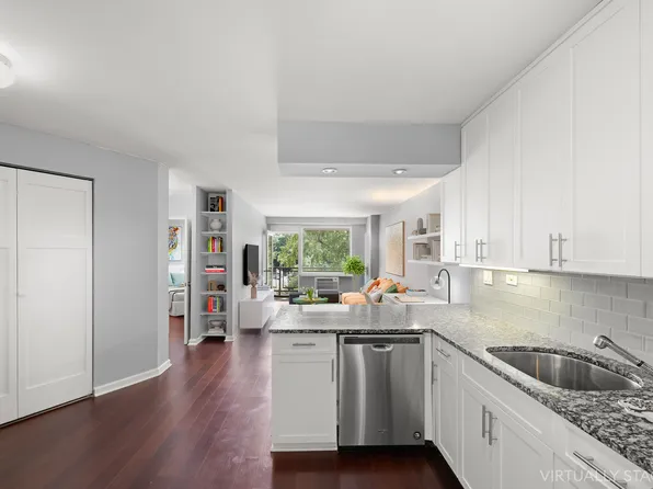 5700 Arlington Avenue image 2 of 14