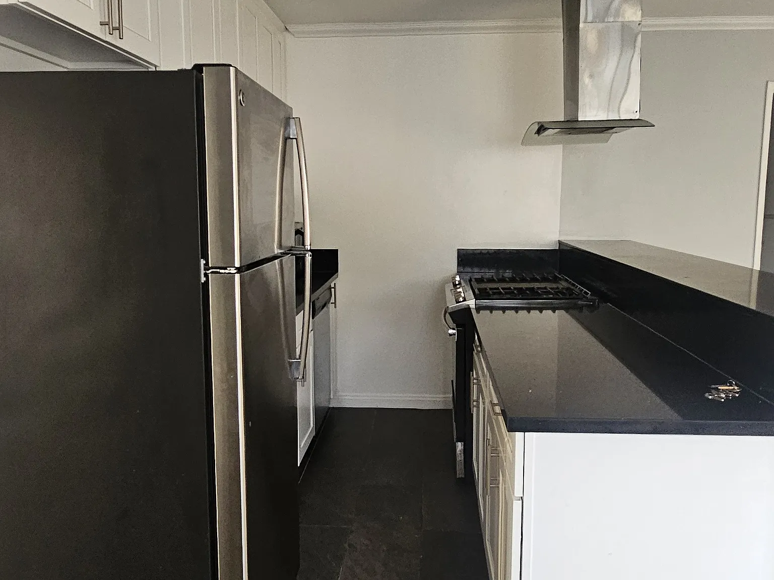 3 bed, 2.5 bath, 1300 sqft, $3,795 — Photo 3