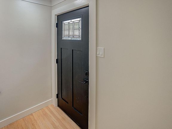 3rd image of 17 Woodside Dr