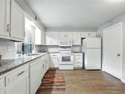 12704 W 110th Ter, Overland Park, KS, 66210