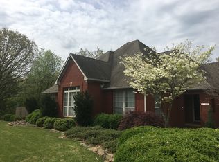 2851 S Club Oak Dr, Fayetteville, AR 72701