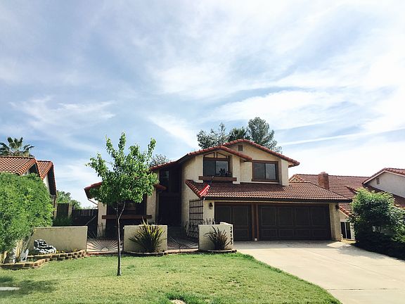 3rd image of 24593 Skyrock Dr