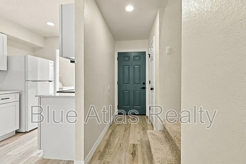 2 bed, 1.0 bath, 1082 sqft, $1,175 — Photo 2
