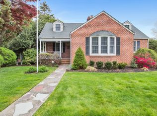 318 Lakeview Ave E, Brightwaters, NY 11718