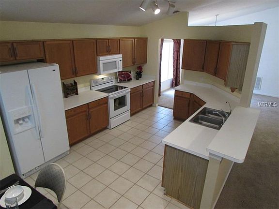 3rd image of 13731 Meadowpark Ave