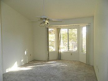 4th image of 2828 Dry Plains Dr