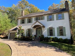 571 Barnstaple Dr, Daniels, WV 25832