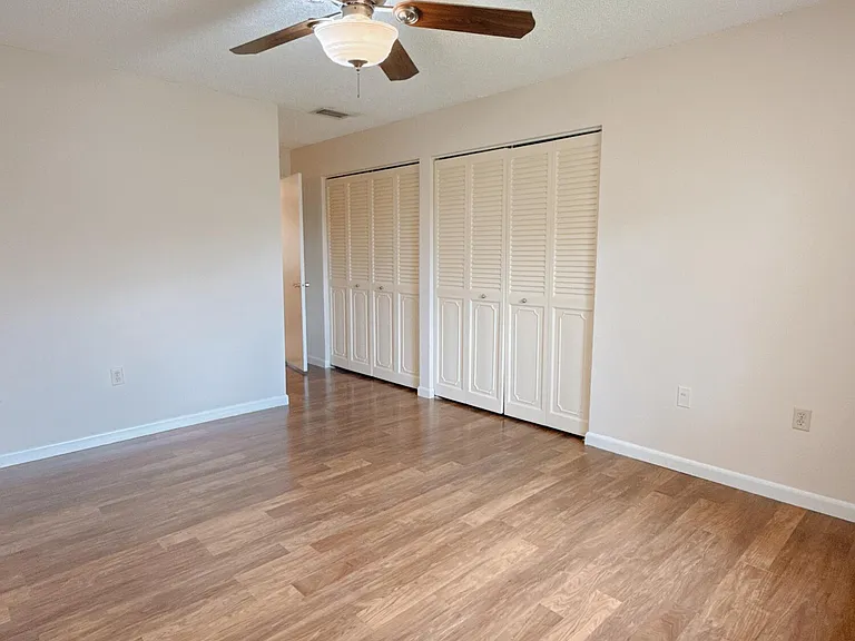 872 SW 9th Street Cir #201 — Photo 2