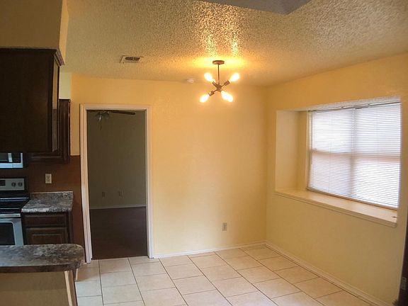 2nd image of 2510 Summer Place Dr