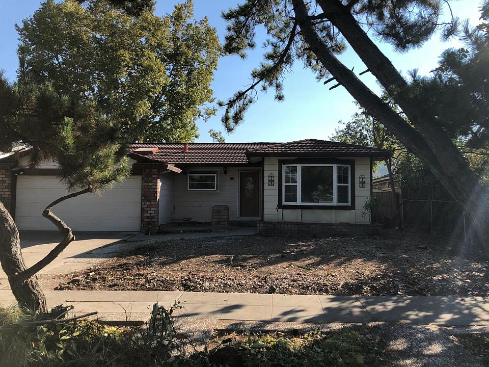 1st image of 632 Cree Dr
