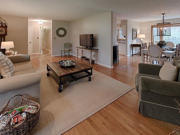 3rd image of 9934 San Madre Dr