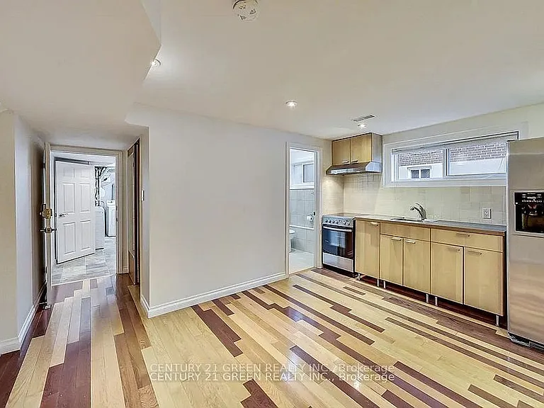 28 Jellicoe Ave #LOWER — Photo 4