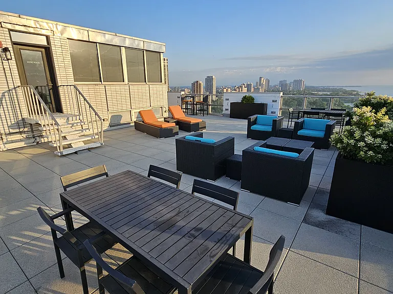 1555 N Dearborn Pkwy #27E — Photo 28