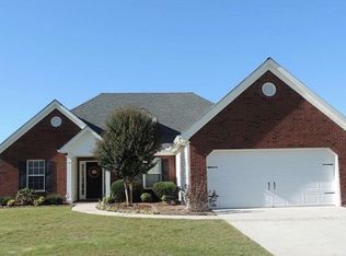 204 Queens Ct, Good Hope, GA 30641