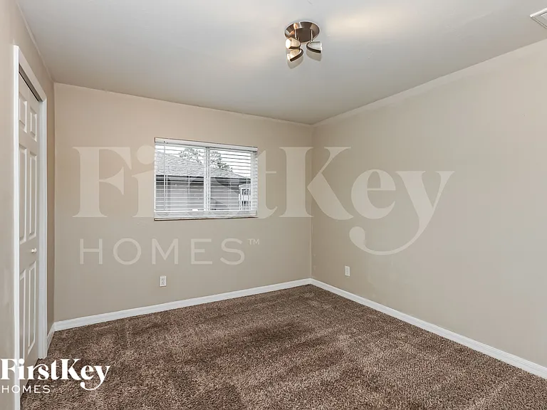 3919 3rd St W — Photo 13