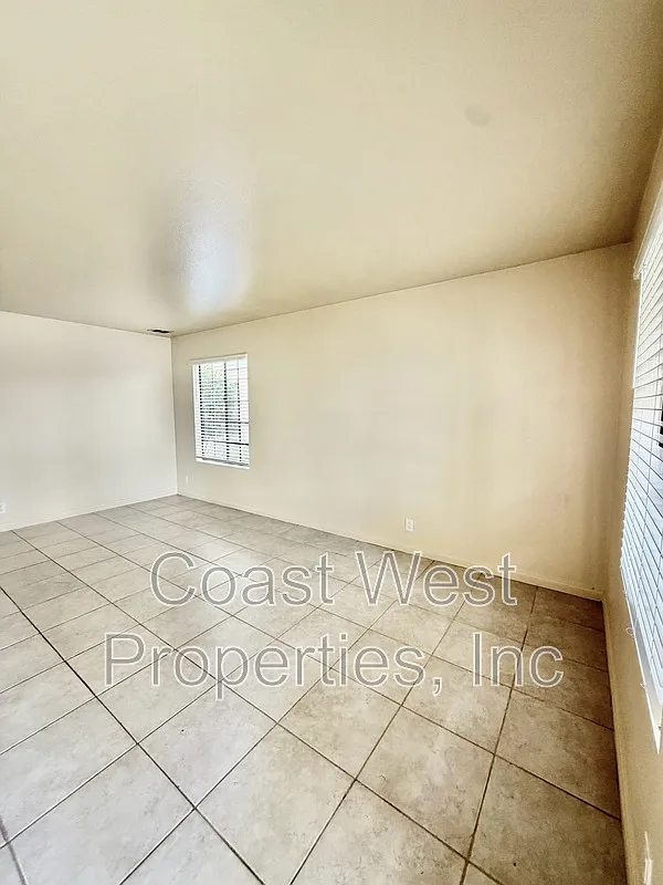 1 bed, 1.0 bath, 650 sqft, $2,400 — Photo 3