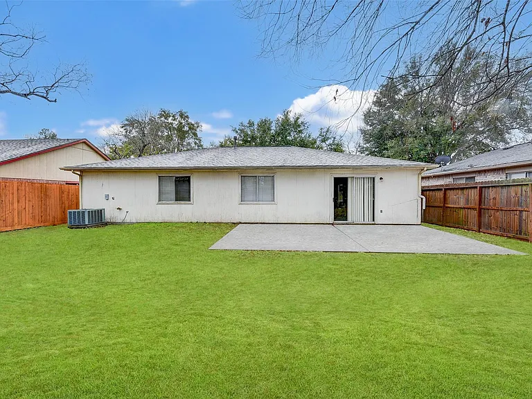 7815 Barnhill Dr — Photo 38
