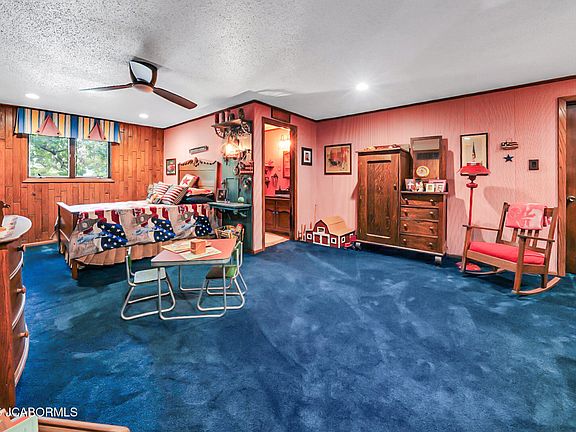 5th image of 3010 Oak Valley Dr