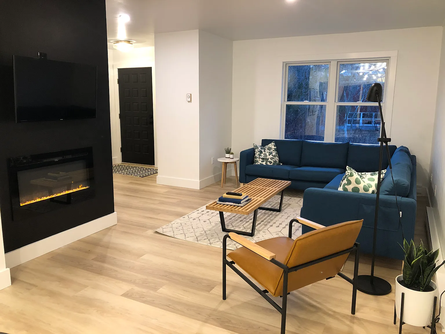 12 E Garfield St — Photo 3