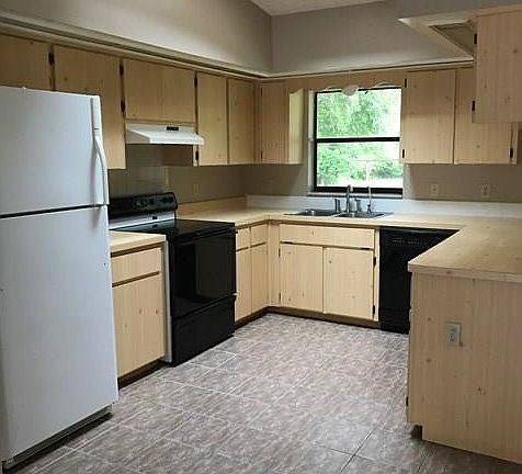 2nd image of 6361 N Diamond Ter