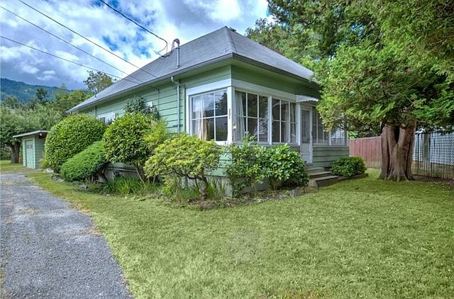 1st image of 201 NW Alder Pl