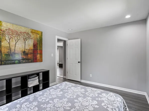 5809 Iris Lake Ct, Raleigh, NC 27604