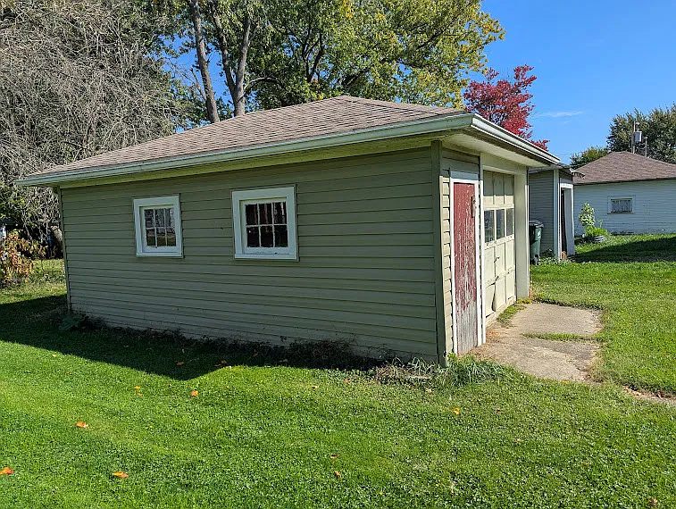 2 bed, 685 sqft, $1,100 — Photo 3