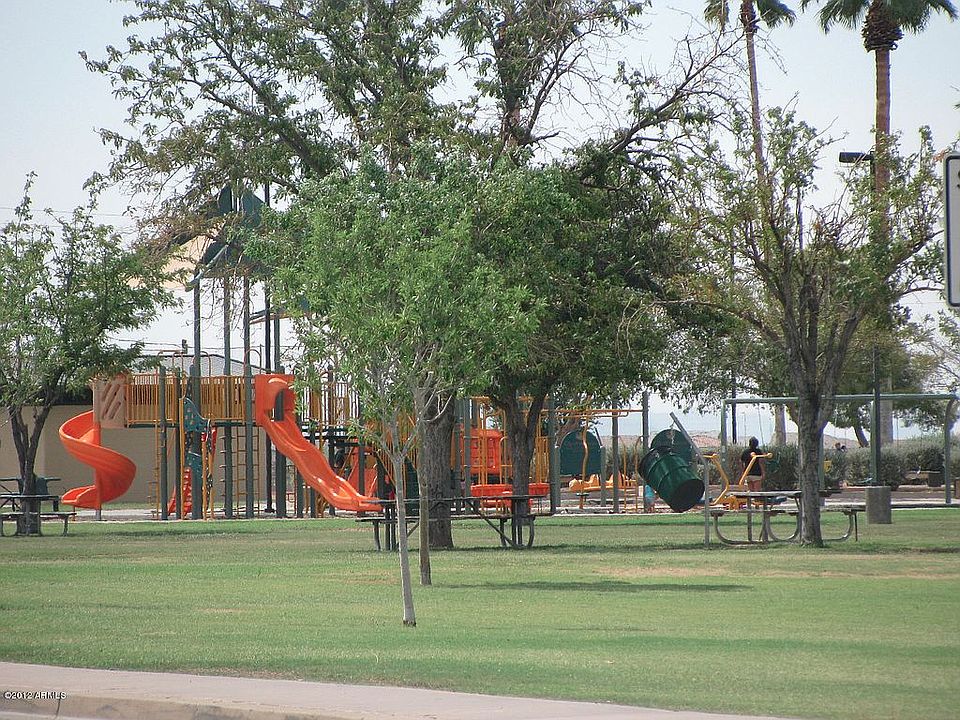 Lindo park across street 