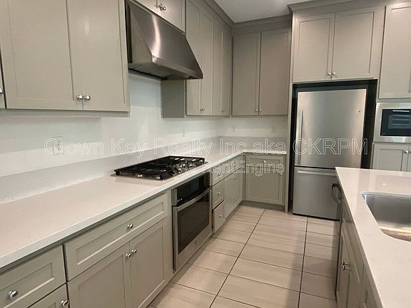 4th image of 1363 S Shields Ave