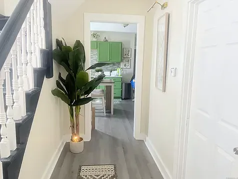233 Valley St — Photo 6
