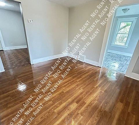2nd image of 717 E 35th St