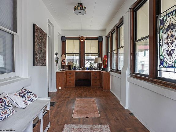 4th image of 301 Arch St