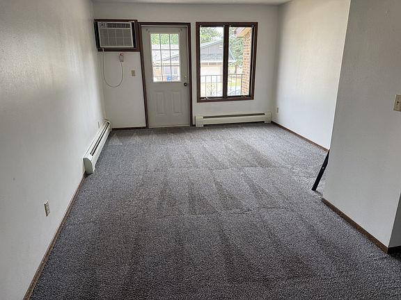 4th image of 1111 17th Ave W #6