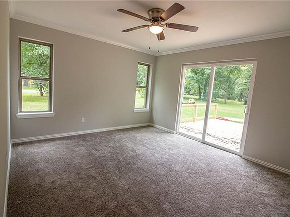 5th image of 105 Deer Wood Dr