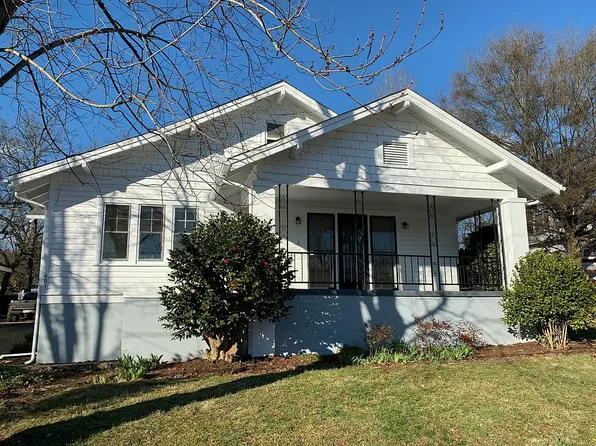 407 3rd Ave SE, Hickory, NC 28602
