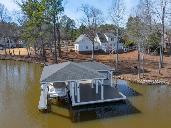 124 Ercelle Ct, Bracey, VA 23919