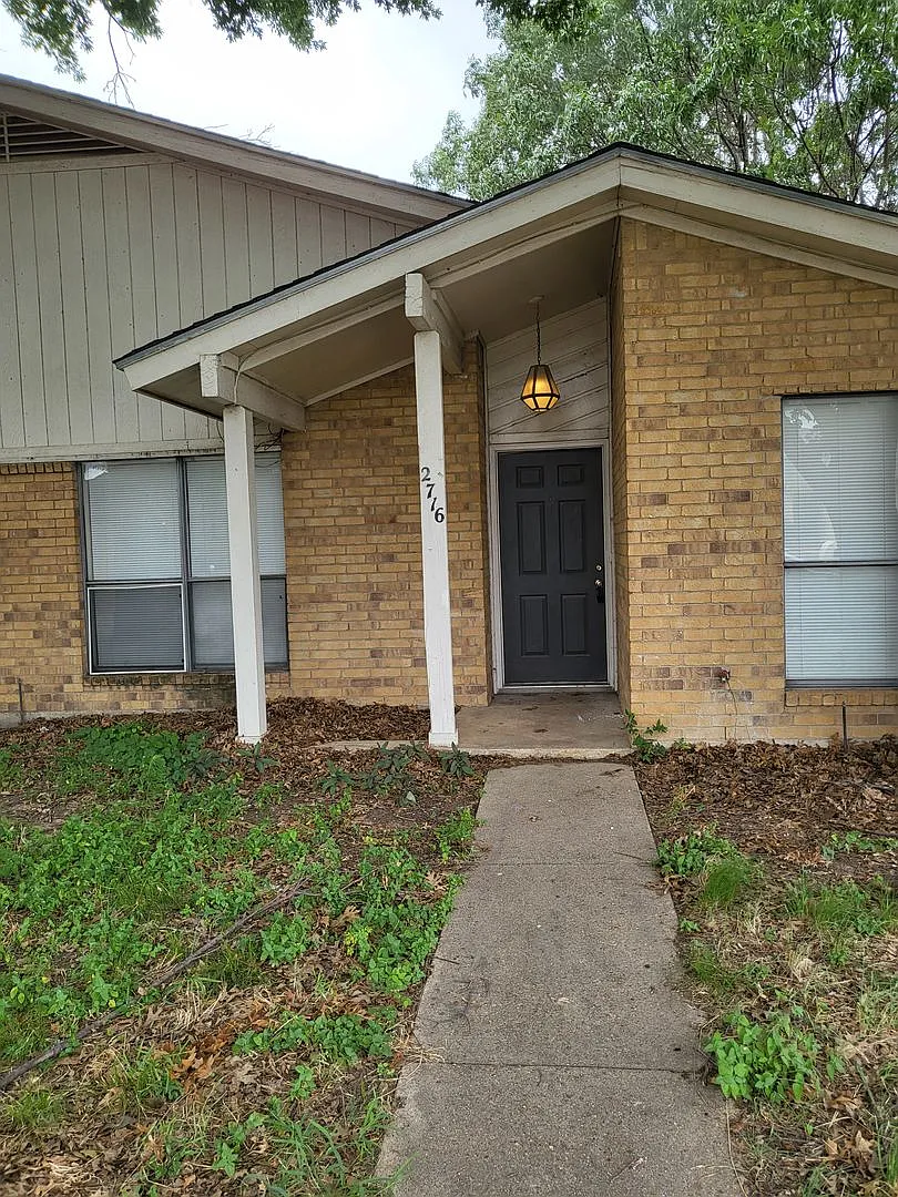2716 St. George Place Arlington, TX 76015 — Photo 1