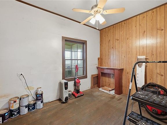 39th image of 985 Traphill Rd