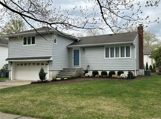 52 Avalon Rd, Garden City, NY 11530