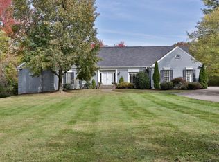 701 Evergreen Rd, Anchorage, KY 40223