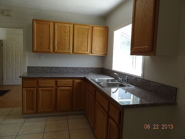 2nd image of 3018 Sherwood Ave