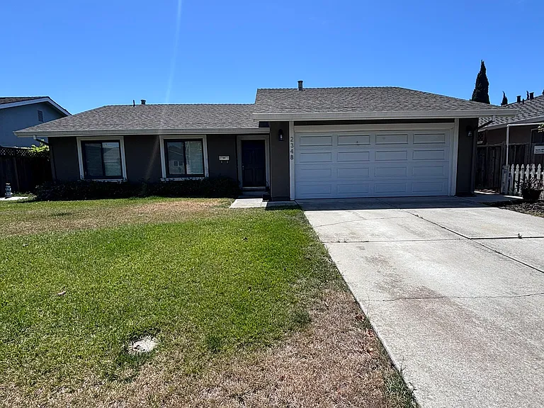 2348 Sawyer Ct — Photo 1