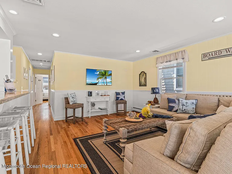 1404 Oceanfront #UPPER — Photo 26