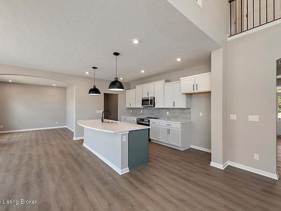 5th image of 107 Dayflower Ct